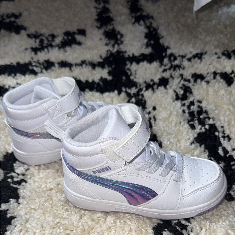 Puma Kids White and Iridescent Sneakers